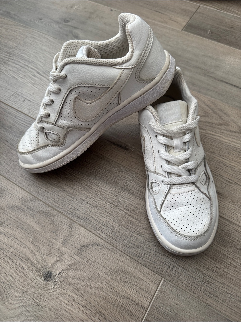 Nike Kids White Leather Low-Top Sneakers